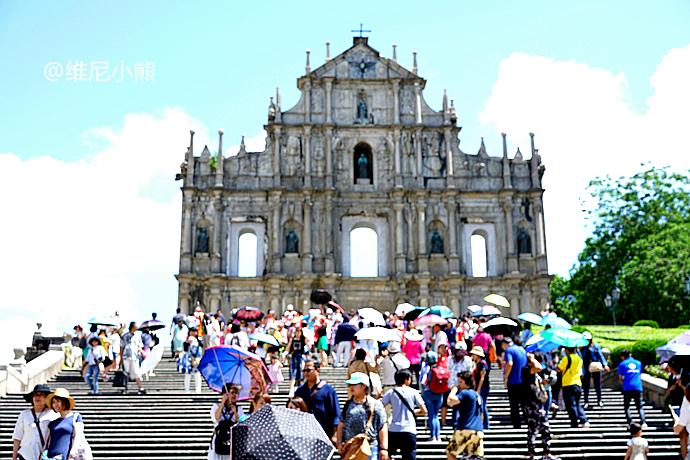 澳门大三巴,它以其独特的建筑风格和深厚的文化底蕴